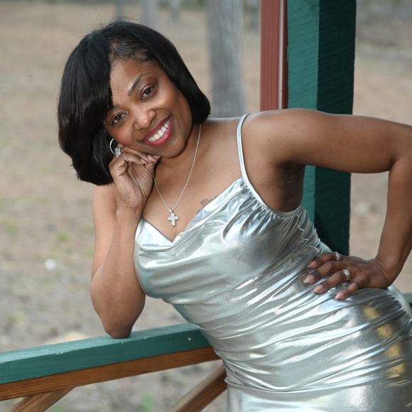 Meet your Posher, Marquis - Picture 3 of 10